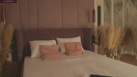 Mia online show from February 8, 2026, 5:11 am