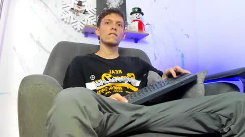 SMIT  online show from December 29, 2024, 8:15 pm