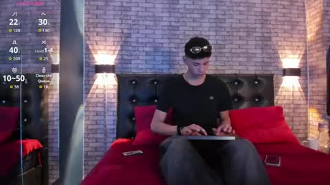 Snapshot of smith_luxe chatting on April 22, 2026, 7:37 pm Smith online show from April 22, 2026, 7:37 pm