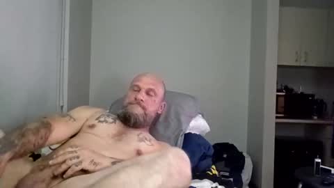 smitty012924 online show from October 19, 2025, 2:56 am