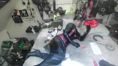 smokeslut365 online show from November 25, 2025, 2:44 am