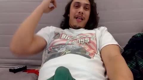 Snapshot of smokestar1991 chatting on December 27, 2024, 1:32 am SmokeStar online show from December 27, 2024, 1:32 am