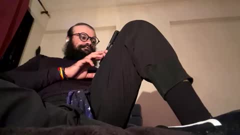 Snapshot of smokingorilla chatting on December 16, 2025, 2:55 pm smokingorilla online show from December 16, 2025, 2:55 pm