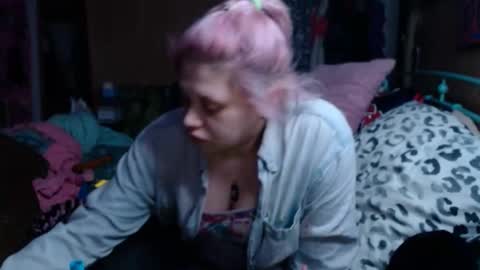 DIAN dee-ann online show from January 22, 2025, 2:26 am