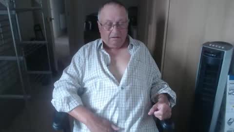 smoothmutton online show from October 1, 2025, 9:15 am