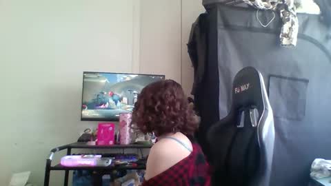 Snapshot of smoothvodka chatting on April 18, 2026, 7:07 pm Bambi--Vodka online show from April 18, 2026, 7:07 pm