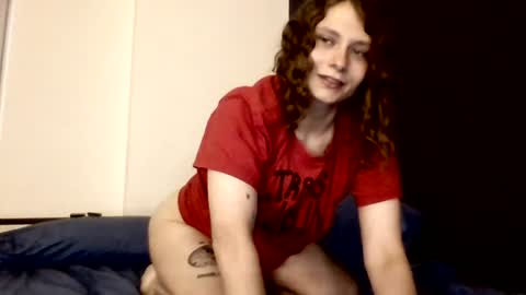 Snapshot of smoothvodka chatting on July 24, 2026, 11:47 pm Bambi--Vodka online show from July 24, 2026, 11:47 pm