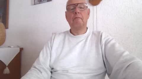 Snapshot of smoothy5460 chatting on May 5, 2026, 1:41 pm smoothy5460 online show from May 5, 2026, 1:41 pm