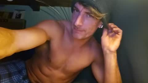 Snapshot of snackyyyy chatting on January 19, 2026, 5:22 am Snackyyyy online show from January 19, 2026, 5:22 am