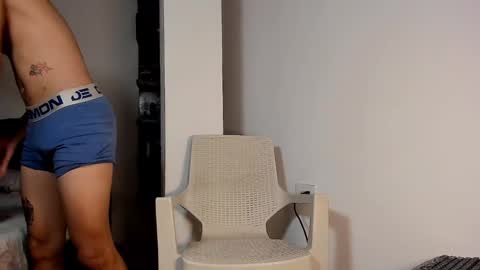 Snapshot of snakebutterfly chatting on December 21, 2024, 7:03 am snakebutterfly online show from December 21, 2024, 7:03 am