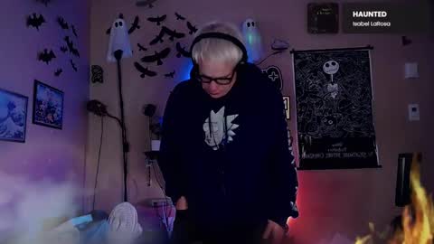 Snapshot of snarfle chatting on December 3, 2024, 12:38 pm Viiscount Snarfle Von Snarfenberg online show from December 3, 2024, 12:38 pm