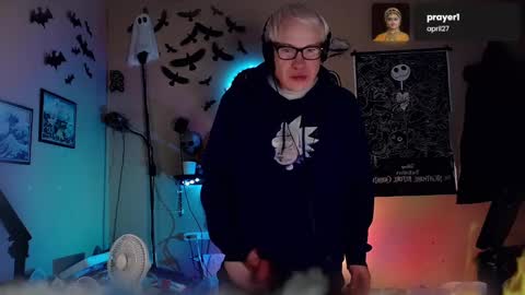 Snapshot of snarfle chatting on December 5, 2024, 8:11 am Viiscount Snarfle Von Snarfenberg online show from December 5, 2024, 8:11 am