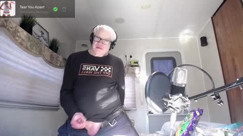 Snapshot of snarfle chatting on February 27, 2025, 9:25 pm Viiscount Snarfle Von Snarfenberg online show from February 27, 2025, 9:25 pm