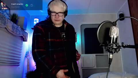 Snapshot of snarfle chatting on March 1, 2025, 9:18 am Viiscount Snarfle Von Snarfenberg online show from March 1, 2025, 9:18 am