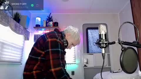 Snapshot of snarfle chatting on March 6, 2025, 5:54 pm Viiscount Snarfle Von Snarfenberg online show from March 6, 2025, 5:54 pm