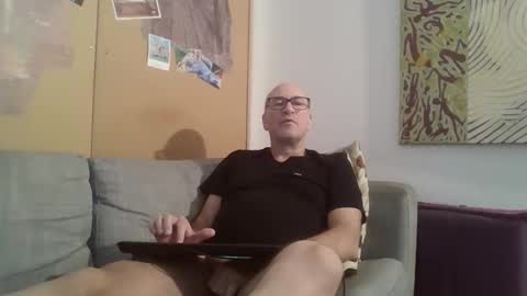 Snapshot of sneakerboy18 chatting on March 1, 2026, 11:23 am sneakerboy18 online show from March 1, 2026, 11:23 am