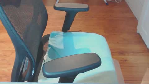 Snapshot of snooze85 chatting on September 27, 2025, 5:01 am Cbt-Slave online show from September 27, 2025, 5:01 am