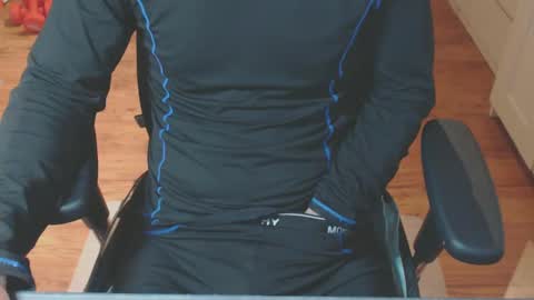 Snapshot of snooze85 chatting on October 6, 2025, 4:21 am Cbt-Slave online show from October 6, 2025, 4:21 am