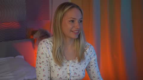 Candice Snow online show from December 21, 2024, 10:17 am