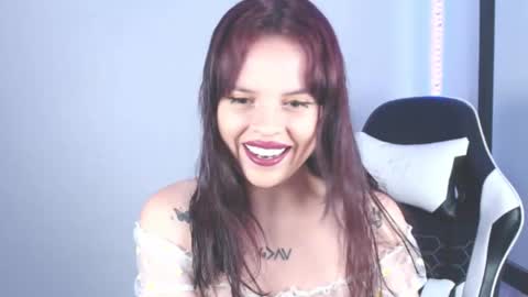 SNOW NALA online show from October 23, 2025, 4:56 am