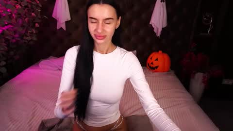 Snapshot of snow_whiteeex chatting on October 31, 2025, 6:47 am snow_whiteeex online show from October 31, 2025, 6:47 am