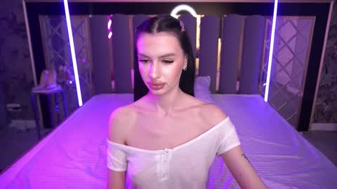 Snapshot of snow_whiteeex chatting on March 21, 2026, 8:19 am snow_whiteeex online show from March 21, 2026, 8:19 am