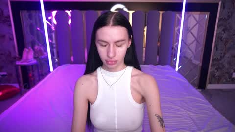 Snapshot of snow_whiteeex chatting on April 6, 2026, 5:41 am snow_whiteeex online show from April 6, 2026, 5:41 am