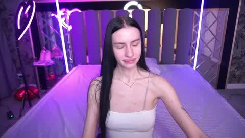 Snapshot of snow_whiteeex chatting on April 11, 2026, 6:18 am snow_whiteeex online show from April 11, 2026, 6:18 am