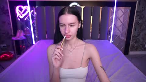 Snapshot of snow_whiteeex chatting on April 12, 2026, 5:45 am snow_whiteeex online show from April 12, 2026, 5:45 am