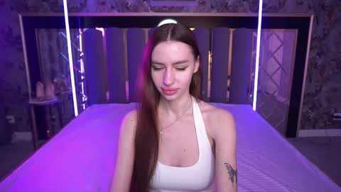 Snapshot of snow_whiteeex chatting on April 25, 2026, 5:43 am snow_whiteeex online show from April 25, 2026, 5:43 am