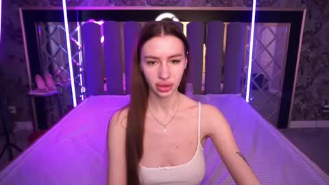 Snapshot of snow_whiteeex chatting on April 27, 2026, 5:49 am snow_whiteeex online show from April 27, 2026, 5:49 am