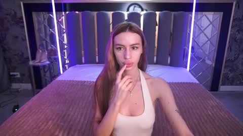 Snapshot of snow_whiteeex chatting on May 11, 2026, 5:24 am snow_whiteeex online show from May 11, 2026, 5:24 am