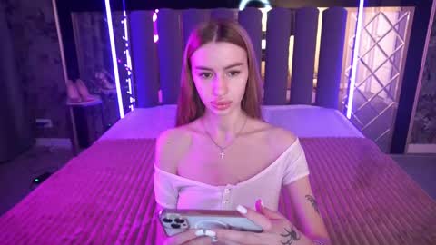 Snapshot of snow_whiteeex chatting on May 21, 2026, 5:03 am snow_whiteeex online show from May 21, 2026, 5:03 am