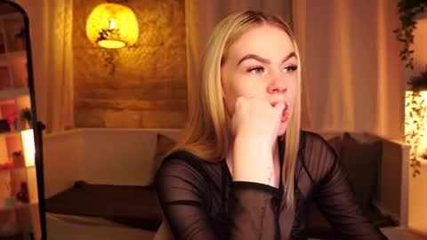 Hanna online show from November 8, 2025, 9:42 am