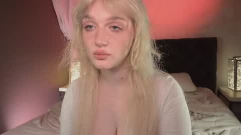 Snapshot of snowflakeskitty chatting on June 26, 2026, 5:34 am Ellie online show from June 26, 2026, 5:34 am