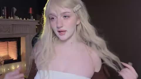 Snapshot of snowflakeskitty chatting on July 18, 2026, 5:22 am Ellie online show from July 18, 2026, 5:22 am