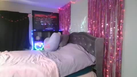 Snowie Rose online show from April 7, 2026, 12:11 am