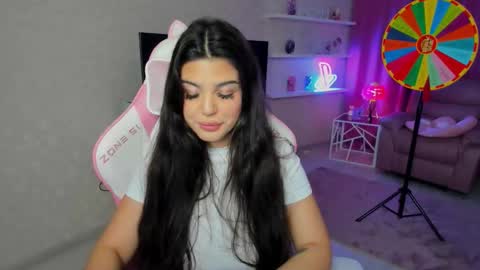 snowingwinter online show from December 5, 2025, 7:43 pm