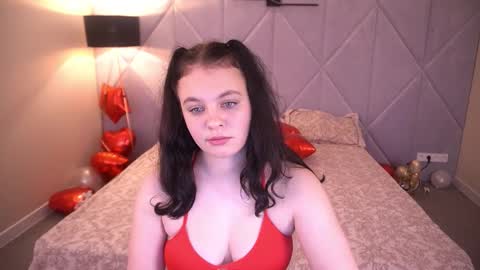 snowwhite_bella online show from February 13, 2026, 8:16 pm