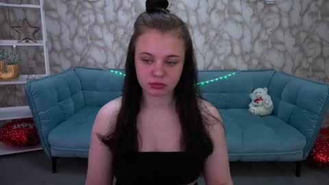 Snapshot of snowwhite_bella chatting on April 24, 2026, 7:27 pm snowwhite_bella online show from April 24, 2026, 7:27 pm