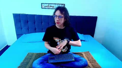 Snowyx  online show from September 26, 2025, 7:07 pm