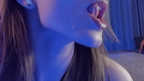 Snapshot of snsme chatting on December 9, 2024, 4:37 pm S online show from December 9, 2024, 4:37 pm