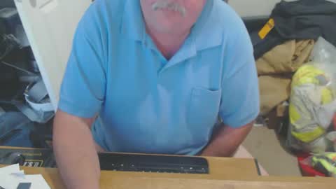 Snapshot of snwplwdrvr chatting on October 4, 2025, 7:56 pm snwplwdrvr online show from October 4, 2025, 7:56 pm