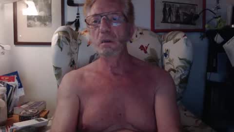ImYourBitch online show from October 22, 2025, 4:35 am