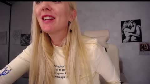 Snapshot of so_sexy_monna chatting on February 22, 2025, 2:19 pm Monna online show from February 22, 2025, 2:19 pm
