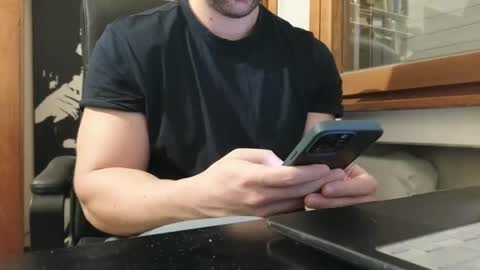 Snapshot of so_thick chatting on January 8, 2025, 7:03 pm luca - online show from January 8, 2025, 7:03 pm