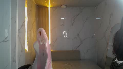 soffia_b online show from November 5, 2025, 3:06 am