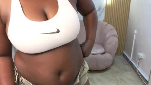 soffia_b online show from December 15, 2025, 8:46 pm