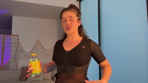 Snapshot of sofftrose chatting on October 27, 2025, 7:40 pm Julia online show from October 27, 2025, 7:40 pm