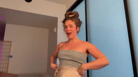 Snapshot of sofftrose chatting on November 11, 2025, 9:48 pm Julia online show from November 11, 2025, 9:48 pm